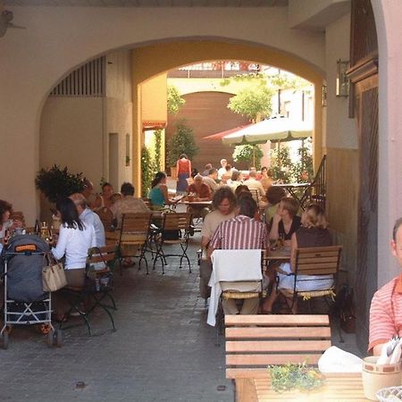 Gasthof Zum Weissen Lamm Sommerach Eksteriør bilde